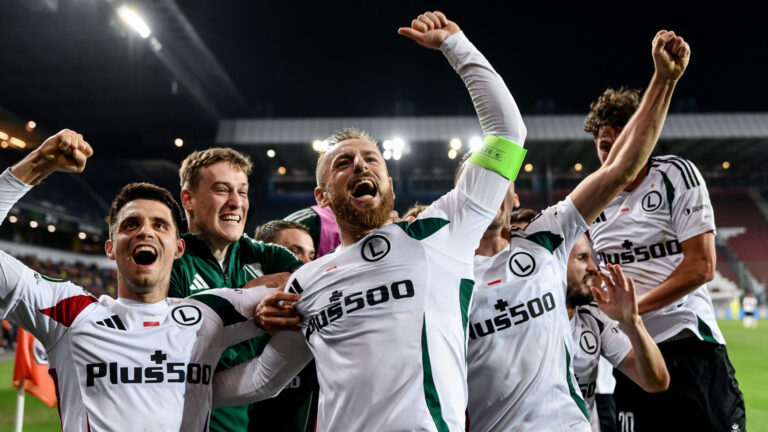 2025.10.23 Krakow
Pilka nozna Liga Konferencji UEFA sezon 2025/26 Faza ligowa 2 kolejka
Szachtar Donieck - Legia Warszawa
N/z Bartosz Kapustka Rafal Augustyniak radosc gol
Foto Mateusz Sobczak / PressFocus

2025.10.23 Krakow
Football UEFA Conference League 2025/26 season League phase Matchday 2
Shakhtar Donetsk - Legia Warsaw
Bartosz Kapustka Rafal Augustyniak radosc gol
Credit: Mateusz Sobczak / PressFocus