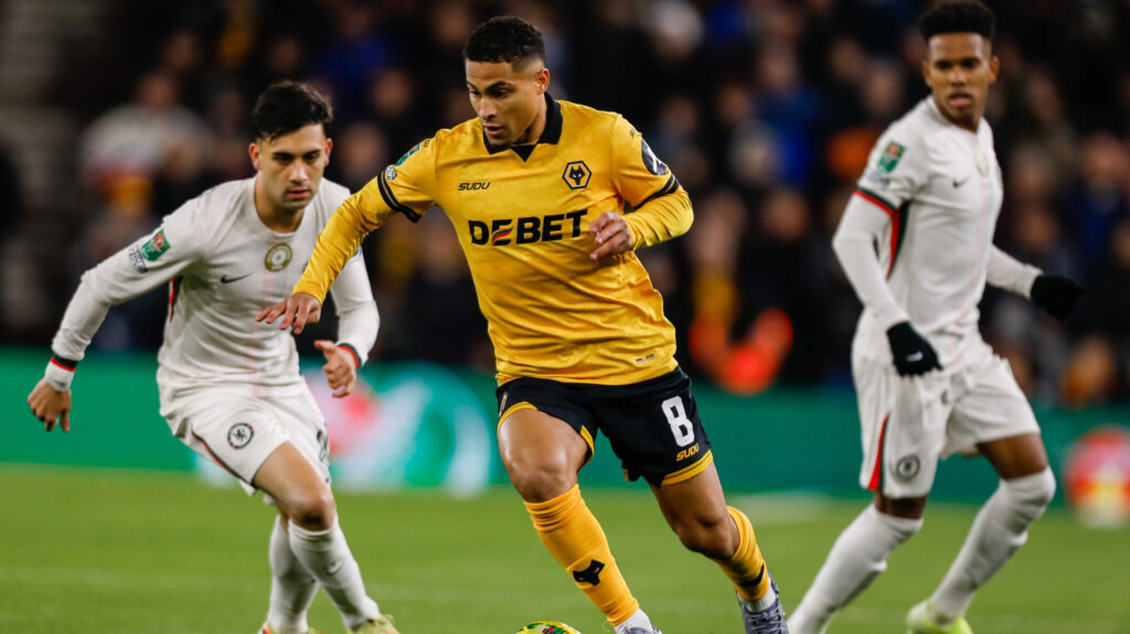 João Gomes of Wolverhampton Wanderers during the Carabao Cup Fourth Round match at Molineux, Wolverhampton
Picture by Max Tomlinson/Focus Images Ltd ‭07534 208531‬
29/10/2025
2025.10.29 Wolverhampton
Pilka nozna puchar ligi angielskiej
Wolverhampton Wanderers - Chelsea Londyn
Foto Max Tomlinson/Focus Images/MB Media/PressFocus

!!! POLAND ONLY !!!