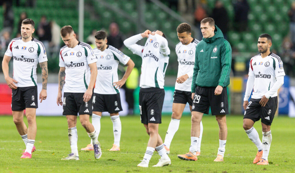2025.10.30 Warszawa pilka nozna PKO Puchar Poldski sezon 2025/2026
Legia Warszawa - Pogon Szczecin
N/z Pilkarze Legii po przegranym meczu
Foto Tomasz Jastrzebowski / Foto Olimpik / PressFocus

2025.10.30 Warsaw Football Polish Cup season 2025/2026
Legia Warszawa - Pogon Szczecin
Pilkarze Legii po przegranym meczu
Credit: Tomasz Jastrzebowski / Foto Olimpik / PressFocus
