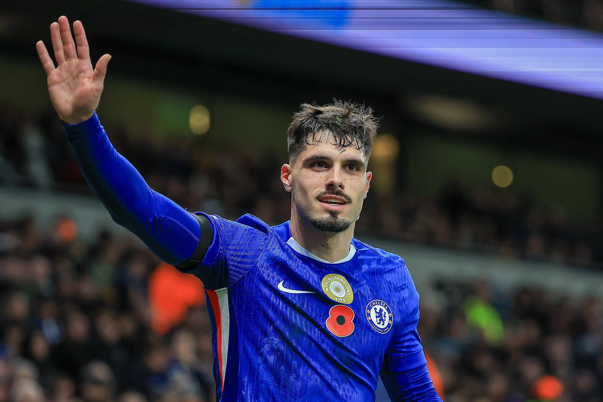 Tottenham Hotspur v Chelsea Premier League 01/11/2025. Chelsea Forward Pedro Neto 7 waves at the Chelsea Fans during the Premier League match between Tottenham Hotspur and Chelsea at Tottenham Hotspur Stadium, London, United Kingdom on 1 November 2025. London Tottenham Hotspur Stadium London United Kingdom Editorial use only DataCo restrictions apply See www.football-dataco.com , Copyright: xChrisxFoxwellx PSI-23151-0184
2025.11.01 Londyn
pilka nozna , liga angielska
Tottenham Hotspur - Chelsea Londyn
Foto IMAGO/PressFocus

!!! POLAND ONLY !!!