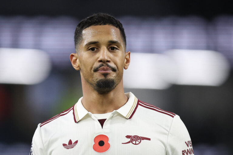 Burnley, England, 1st November 2025. William Saliba of Arsenal during the Burnley vs Arsenal Premier League match at Turf Moor, Burnley. Picture credit should read: James Baylis / Sportimage EDITORIAL USE ONLY. No use with unauthorised audio, video, data, fixture lists, club/league logos or live services. Online in-match use limited to 120 images, no video emulation. No use in betting, games or single club/league/player publications. SPI_143_JB_BURN_ARSEN SPI-4251-0142
2025.11.01 Burnley
pilka nozna , liga angielska
Burnley - Arsenal
Foto IMAGO/PressFocus

!!! POLAND ONLY !!!