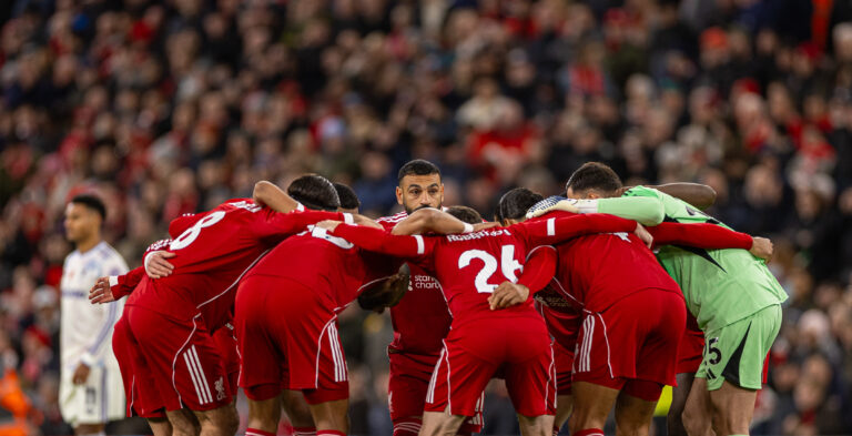 (251102) -- LIVERPOOL, Nov. 2, 2025 (Xinhua) -- Liverpool players form a pre-match huddle before the English Premier League match between Liverpool FC and Aston Villa FC in Liverpool, Britain, on Nov. 1, 2025. (Xinhua) FOR EDITORIAL USE ONLY. NOT FOR SALE FOR MARKETING OR ADVERTISING CAMPAIGNS. NO USE WITH UNAUTHORIZED AUDIO, VIDEO, DATA, FIXTURE LISTS, CLUB/LEAGUE LOGOS OR &quot;LIVE&quot; SERVICES. ONLINE IN-MATCH USE LIMITED TO 45 IMAGES, NO VIDEO EMULATION. NO USE IN BETTING, GAMES OR SINGLE CLUB/LEAGUE/PLAYER PUBLICATIONS.

2025.11.01 Liverpool
pilka nozna liga wloska
FC Liverpool - Aston Villa
Foto (Xinhua)/Xinhua/PressFocus

!!! POLAND ONLY !!!