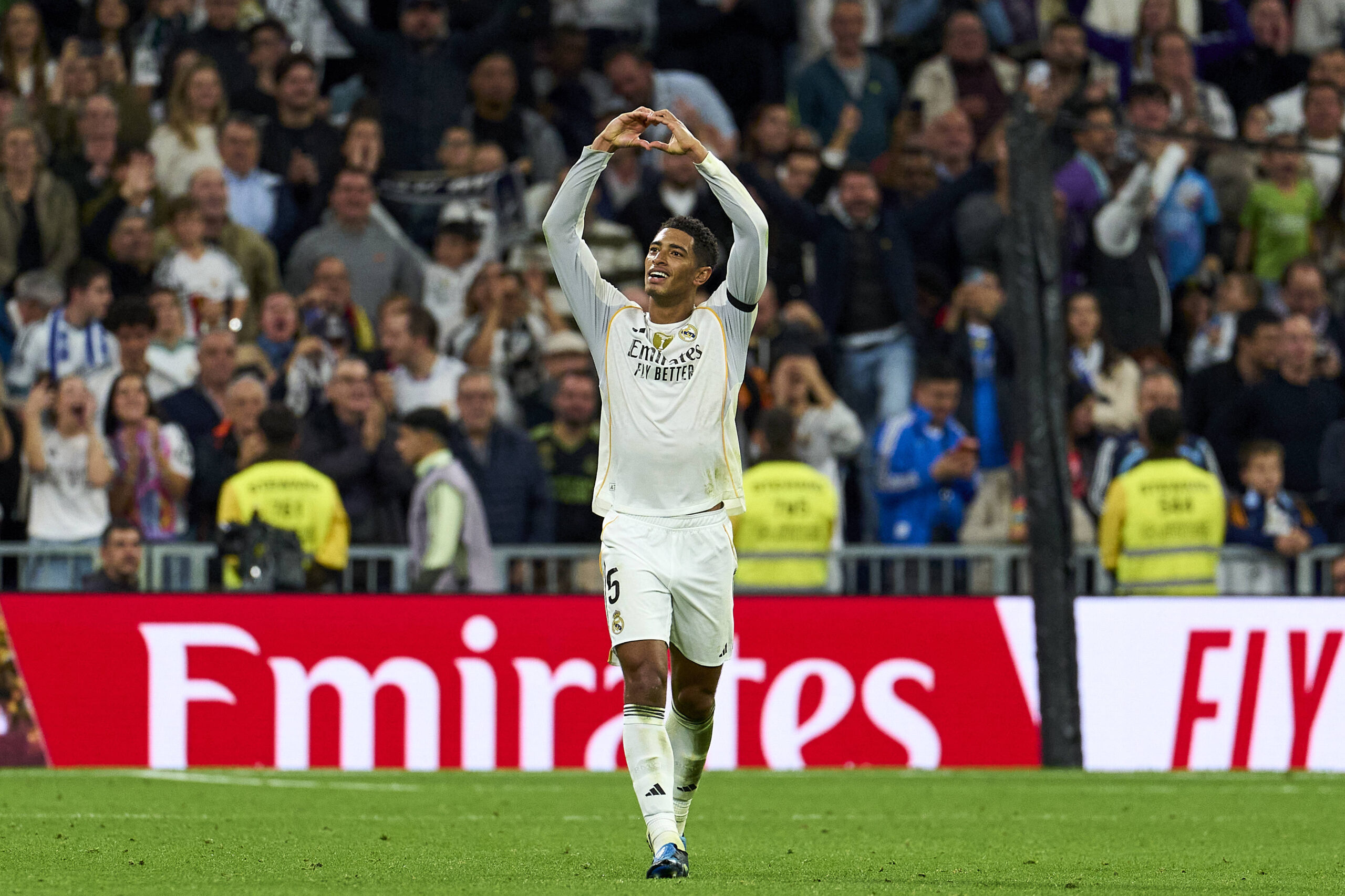 Jude Bellingham of Real Madrid CF celebrates his goal during the LALIGA EA SPORTS match between Real Madrid CF and Valencia CF at the Santiago Bernabeu Stadium, on 1 November 2025. - 01/11/2025 - Spain / Madrid / Madrid - PUBLICATIONxNOTxINxFRAxRUS LGMx/xLexPictorium LePictorium_0318311
2025.11.01 Madryt
pilka nozna , liga hiszpanska
Real Madryt - Valencia CF
Foto IMAGO/PressFocus

!!! POLAND ONLY !!!