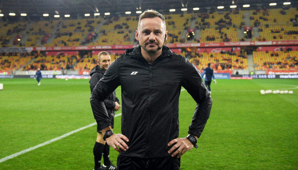 2025.11.02 Bialystok Pilka nozna PKO Ekstraklasa sezon 2025/2026 14. kolejka rozgrywek Jagiellonia Bialystok (zolto-czerwone) - Rakow Czestochowa N/z Pawel Raczkowski sedzia glowny spotkania arbiter referee Foto Michal Kosc / PressFocus 
2025.11.02 Bialystok Football Polish PKO Ekstraklasa season 2025/2026 Jagiellonia Bialystok - Rakow Czestochowa Credit Michal Kosc / PressFocus