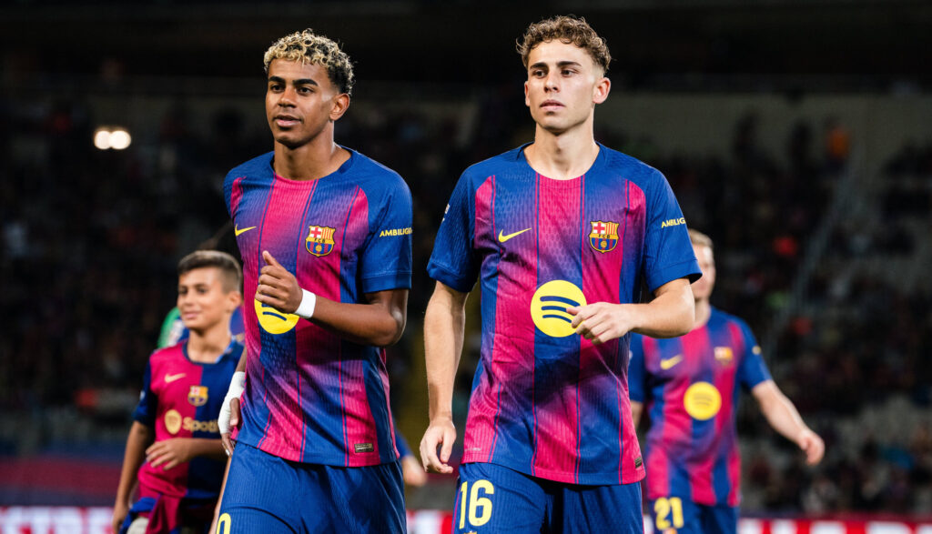 Spanish LaLiga EA Sports FC Barcelona, Barca v Elche CF in Barcelona, Spain. FC Barcelona player 10 Lamine Yamal and 16 Fermin Lopez during LaLiga EA Sports match between FC Barcelona and Elche CF in Estadi Olimpic Lluis Companys, Barcelona, Spain, on November 2, 2025. Barcelona Estadi Olimpic Lluis Companys Barcelona Spain
2025.11.02 Barcelona
pilka nozna , liga hiszpanska
 FC Barcelona - Elche CF
Foto IMAGO/PressFocus

!!! POLAND ONLY !!!