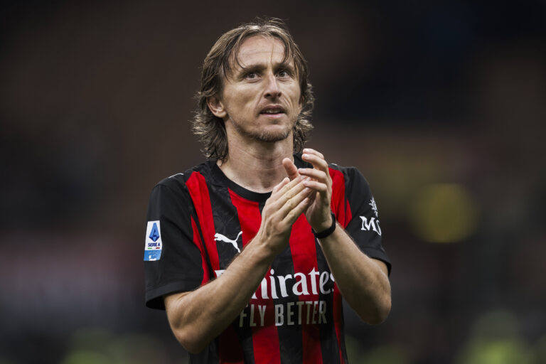 AC Milan v AS Roma - Serie A Luka Modric of AC Milan gestures at the end of the Serie A football match between AC Milan and AS Roma. Milan Italy Copyright: xNicoloxCampox
2025.11.02 Mediolan
pilka nozna , liga wloska
AC Milan - AS Roma
Foto IMAGO/PressFocus

!!! POLAND ONLY !!!