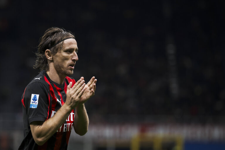 AC Milan v AS Roma - Serie A Luka Modric of AC Milan gestures during the Serie A football match between AC Milan and AS Roma. Milan Italy Copyright: xNicoloxCampox
2025.11.02 Mediolan
pilka nozna , liga wloska
AC Milan - AS Roma
Foto IMAGO/PressFocus

!!! POLAND ONLY !!!
