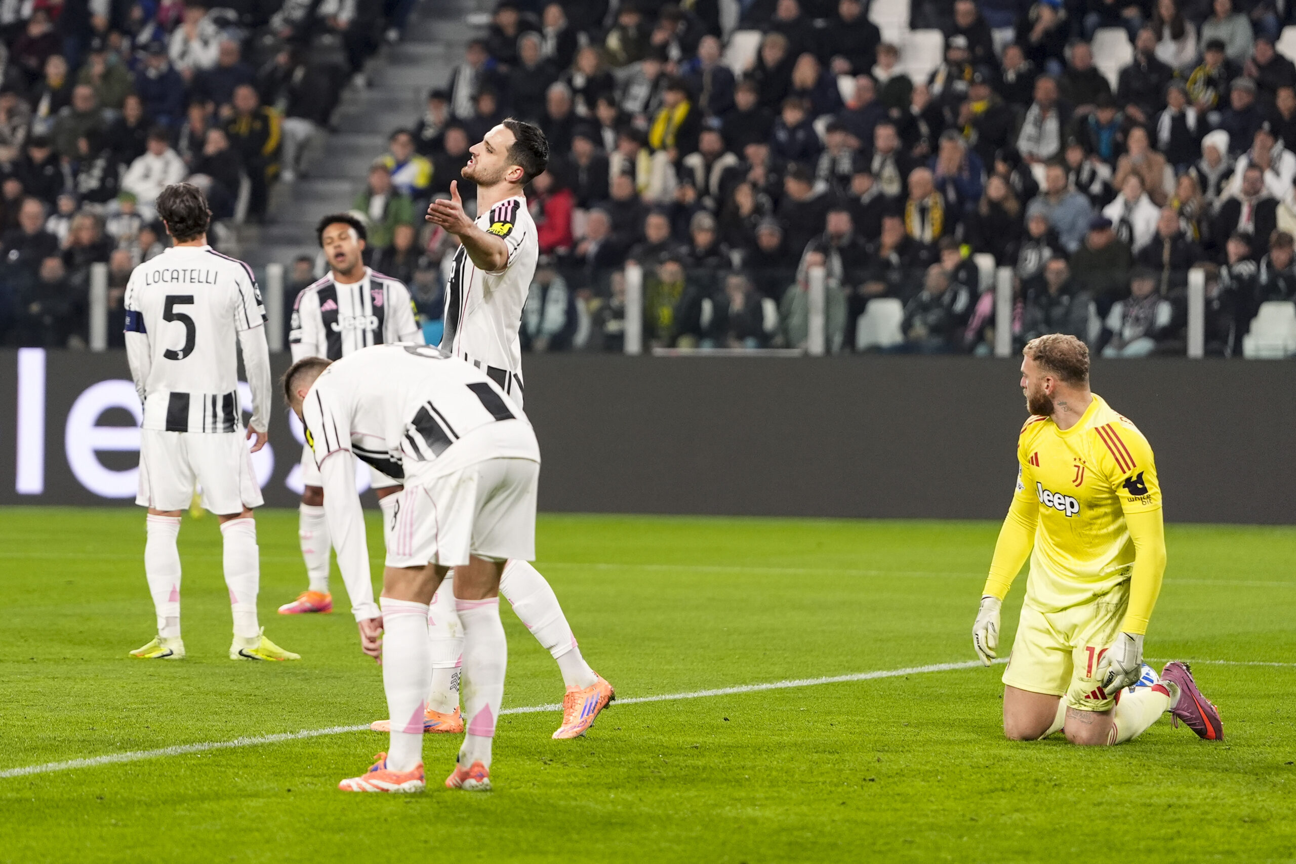 Sporting&#039;s Maximiliano Araujo after scoring the 0-1 goal for his team during the Uefa Champions League soccer match, between Juventus and Sporting CP at the Allianz Stadium in Turin, League phase Matchday 4, north west Italy - Tuesday, November 4, 2025. Sport - Soccer (Photo by Fabio Ferrari/LaPresse) (Photo by Fabio Ferrari/LaPresse/Sipa USA)
2025.11.04 Turyn
pilka nozna liga mistrzow
Juventus Turyn - Sporting Lizbona
Foto LaPresse/SIPA USA/PressFocus

!!! POLAND ONLY !!!
