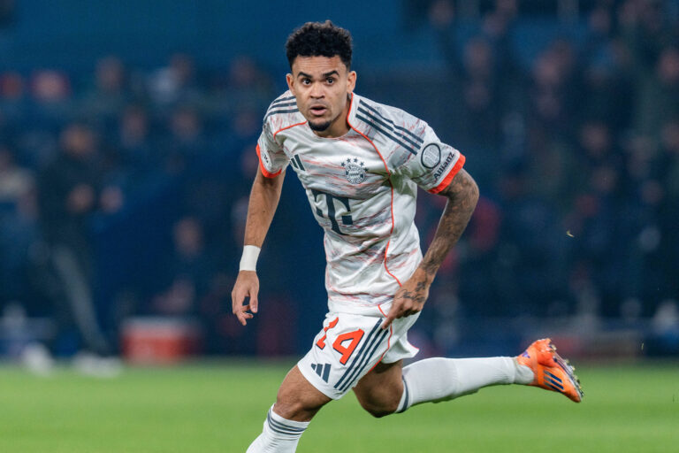 04.11.2025, Paris Saint-Germain vs. FC Bayern Munchen, UEFA Champions League, 04. Spieltag Tor und Schuss zum 0:1 durch Luis Diaz FC Bayern Munchen, 14 *** 04 11 2025, Paris Saint Germain vs FC Bayern Munich, UEFA Champions League, matchday 04 Goal and shot for 0 1 by Luis Diaz FC Bayern Munich, 14 Copyright: xBahhoxKarax
2025.11.04 Paryz
pilka nozna liga mistrzow
PSG - Bayern Monachium
Foto IMAGO/PressFocus

!!! POLAND ONLY !!!