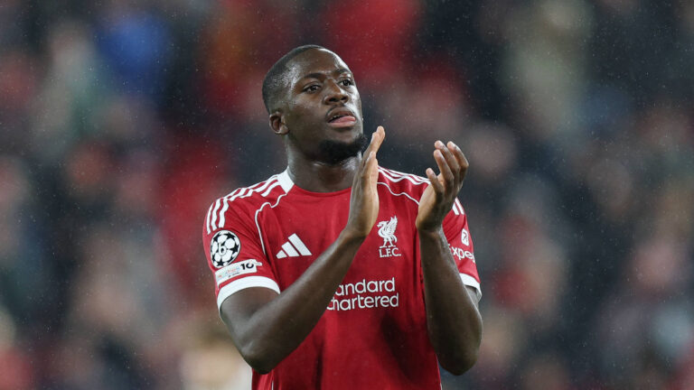 Liverpool, England, 4th November 2025. Ibrahima Konate of Liverpool claps the fans during the Liverpool vs Real Madrid UEFA Champions League match at Anfield, Liverpool. Picture credit should read: James Baylis / Sportimage EDITORIAL USE ONLY. No use with unauthorised audio, video, data, fixture lists, club/league logos or live services. Online in-match use limited to 120 images, no video emulation. No use in betting, games or single club/league/player publications. SPI_073_JB_LIVERPOOL_REAL_MADRID SPI-4264-0073
2025.11.04 Liverpool
pilka nozna liga mistrzow
Liverpool FC - Real Madryt
Foto IMAGO/PressFocus

!!! POLAND ONLY !!!