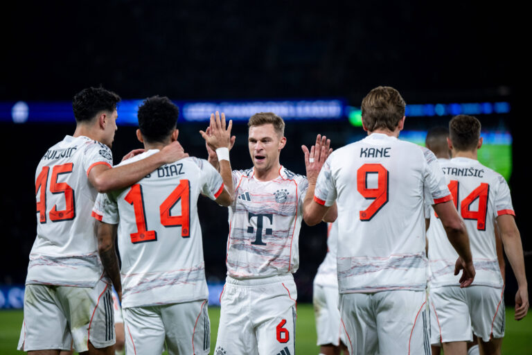 Joshua Kimmich FC Bayern Muenchen, 06, Luis Diaz FC Bayern Muenchen, 14, Aleksandar Pavlovic FC Bayern Muenchen, 45, Harry Kane FC Bayern Muenchen, 09 jubeln ueber das Tor zum 0:2, GER, Paris Saint Germain vs FC Bayern Muenchen, Fussball, UEFA Champions League, Ligaphase, 4. Spieltag, Saison 2025/2026, 04.11.2025 GER, Paris Saint Germain vs FC Bayern Muenchen, Fussball, UEFA Champions League, Ligaphase, 4. Spieltag, Saison 2025/2026, 04.11.2025 Paris *** Joshua Kimmich FC Bayern Muenchen, 06 , Luis Diaz FC Bayern Muenchen, 14 , Aleksandar Pavlovic FC Bayern Muenchen, 45 , Harry Kane FC Bayern Muenchen, 09 celebrate the goal for 0 2, GER, Paris Saint Germain vs FC Bayern Muenchen, Football, UEFA Champions League, League phase, Matchday 4, 2025 2026 season, 04 11 2025 GER, Paris Saint Germain vs FC Bayern Muenchen, Football, UEFA Champions League, League phase, Matchday 4, 2025 2026 season, 04 11 2025 Paris Copyright: xEibner-Pressefoto/Memmlerx EP_MMR
2025.11.04 Paryz
pilka nozna liga mistrzow 
PSG - Bayern Monachium
Foto IMAGO/PressFocus

!!! POLAND ONLY !!!