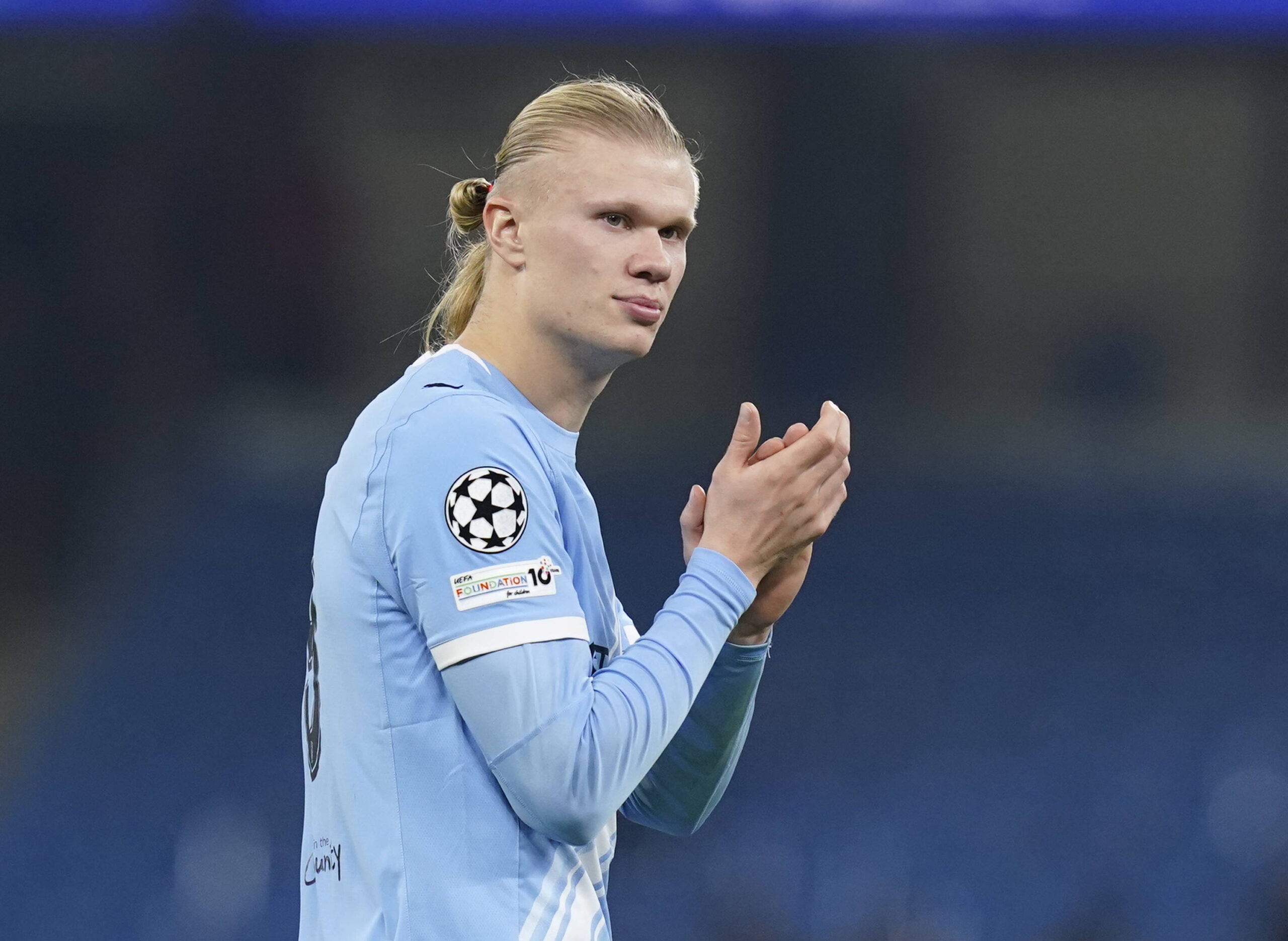 Manchester, England, 5th November 2025. Erling Haaland of Manchester City celebrates the win during the Manchester City vs Borussia Dortmund UEFA Champions League match at the Etihad Stadium, Manchester. Picture credit should read: Andrew Yates / Sportimage EDITORIAL USE ONLY. No use with unauthorised audio, video, data, fixture lists, club/league logos or live services. Online in-match use limited to 120 images, no video emulation. No use in betting, games or single club/league/player publications. SPI_067_AY_Man_City_Dortmund SPI-4268-0121
2025.11.05 Manchester
pilka nozna liga mistrzow
Manchester City - Borussia Dortmund

Foto IMAGO/Andrew Yates/Imago/PressFocus

!!! POLAND ONLY !!!