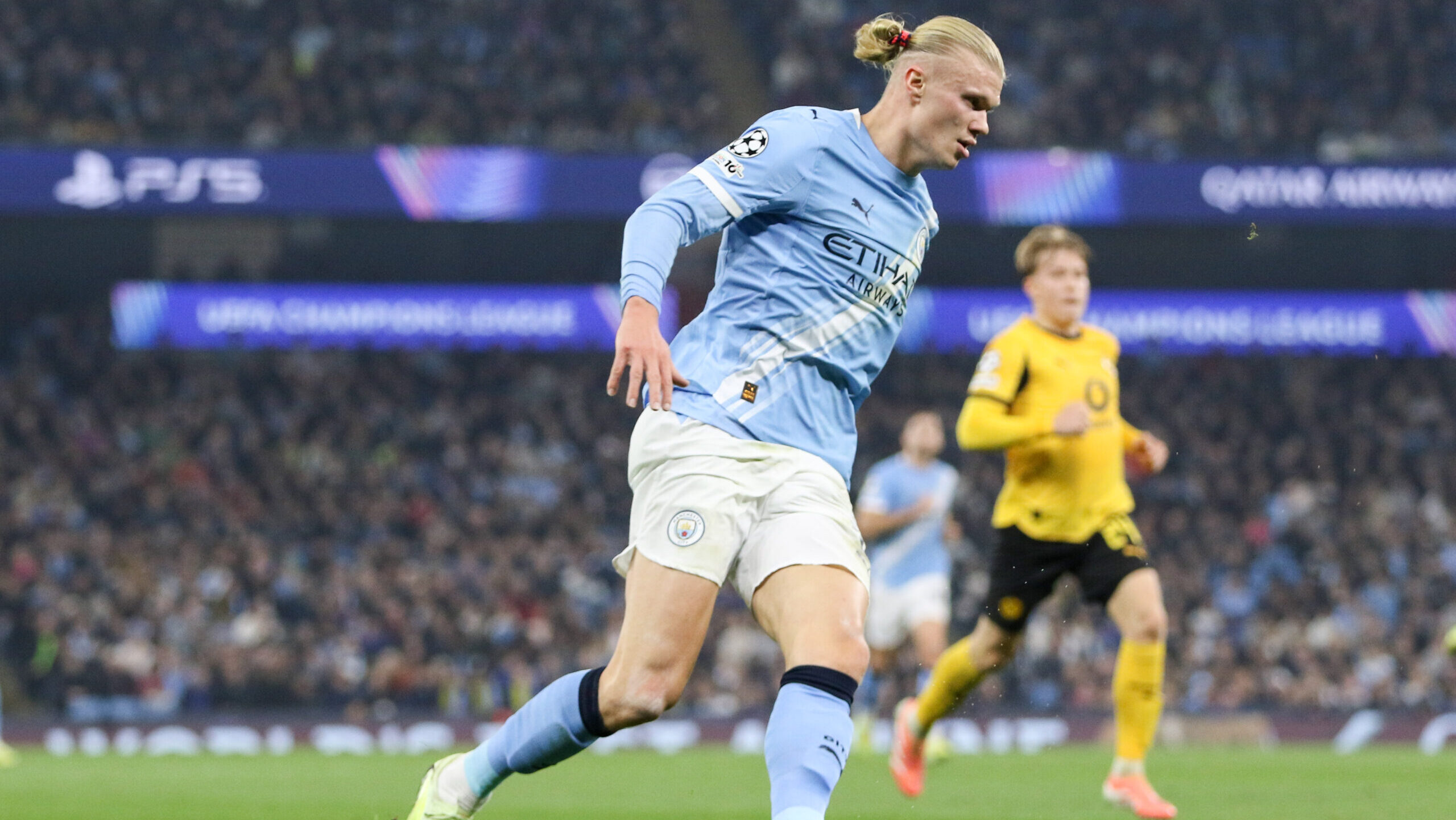 Erling Haaland (9 Manchester City) controls the ball during the UEFA Champions League match between Manchester City and Borussia Dortmund at Etihad Stadium in Manchester, England on November 5th 2025. (Photo by /Sipa USA)
2025.11.05 Manchester
pilka nozna liga mistrzow
Manchester City - Borussia Dortmund
Foto SPP/SIPA USA/PressFocus

!!! POLAND ONLY !!!