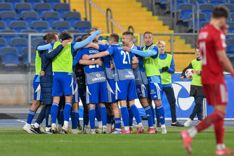 2025.11.07 Chorzow
Pilka nozna Betclic 1. Liga sezon 2025/2026
Ruch Chorzow - Miedz Legnica
N/z Ruch Chorzow pilkarze radosc po bramce
Foto PressFocus

2025.11.07 Chorzow
Football Polish first league - second level 2025/26 season
Ruch Chorzow - Miedz Legnica
Ruch Chorzow pilkarze radosc po bramce
Credit: PressFocus