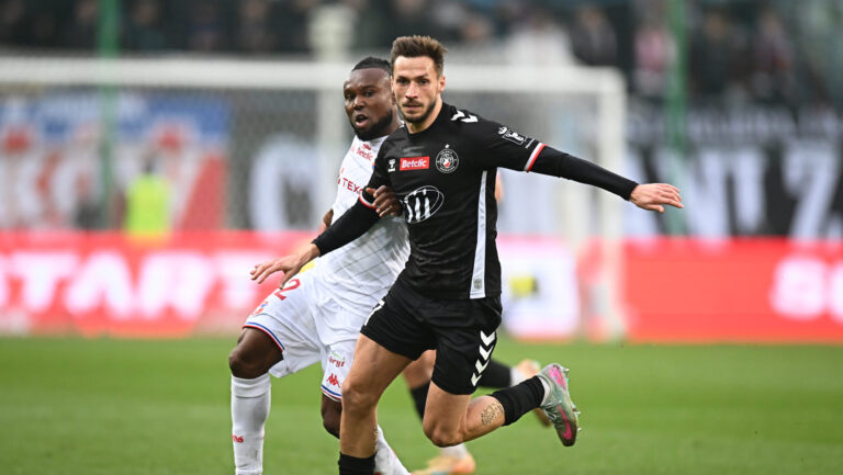 2025.11.08 Krakow
Pilka nozna Pierwsza Liga Betclic 1 Liga Sezon 2025/2026
Wisla Krakow - Polonia Warszawa
N/z Julian Lelievelo Patryk Janasik
Foto Norbert Barczyk / PressFocus

2025.11.08 Krakow
Football Polish Betclic First I League Season 2025/2026
Julian Lelievelo Patryk Janasik
Credit: Norbert Barczyk / PressFocus