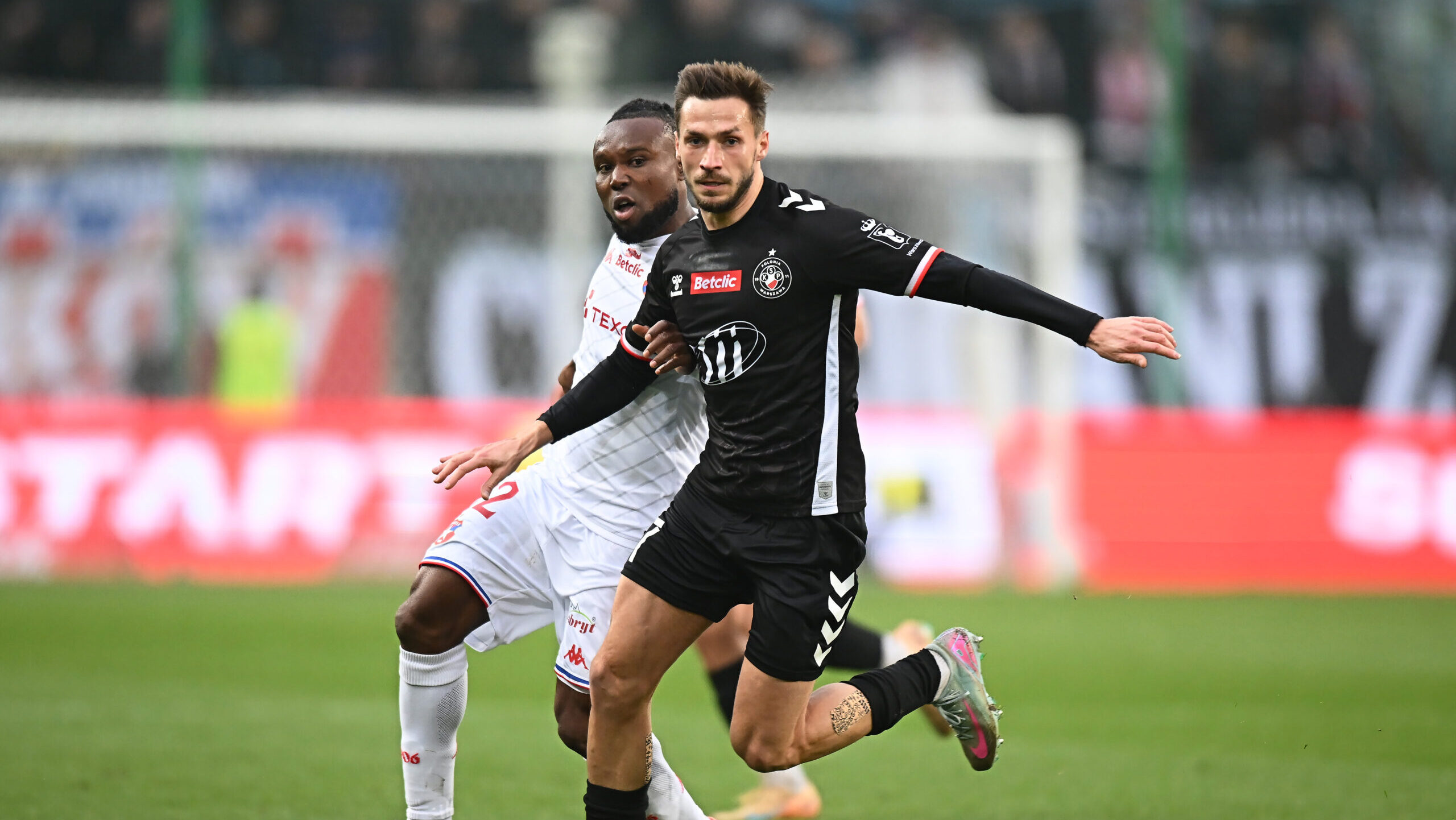 2025.11.08 Krakow
Pilka nozna Pierwsza Liga Betclic 1 Liga Sezon 2025/2026
Wisla Krakow - Polonia Warszawa
N/z Julian Lelievelo Patryk Janasik
Foto Norbert Barczyk / PressFocus

2025.11.08 Krakow
Football Polish Betclic First I League Season 2025/2026
Julian Lelievelo Patryk Janasik
Credit: Norbert Barczyk / PressFocus