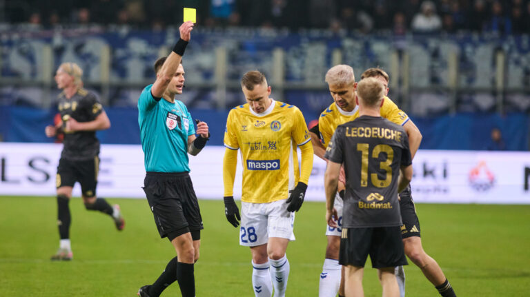 2025.11.08 Lublin pilka nozna PKO Ekstraklasa sezon 2025/2026 
Motor Lublin - Wisla Plock
N/z  Damian Sylwestrzak Pawel Stolarski Marek Bartos 
Foto Ireneusz Wnuk / PressFocus

2025.11.08 Lublin Football - Polish PKO Ekstraklasa season 2025/2026 
Motor Lublin - Wisla Plock
Damian Sylwestrzak Pawel Stolarski Marek Bartos 
Credit: Ireneusz Wnuk / PressFocus