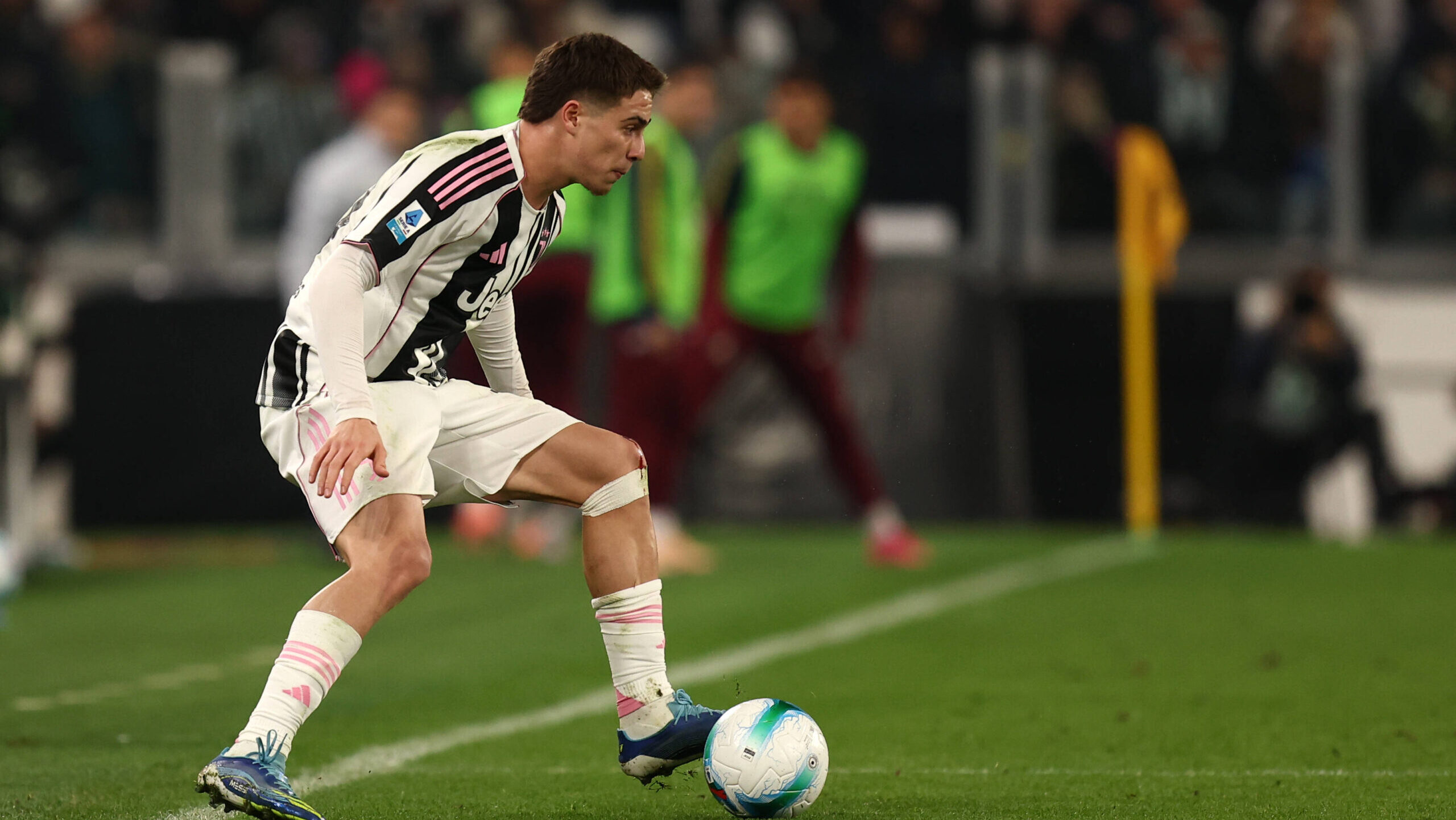 Juventus Fc - Torino Fc Kenan Yildiz of Juventus Fc in action during the Serie A match beetween Juventus Fc and Torino Fc at Allianz Stadium on November 8, 2025 in Turin, Italy . Torino Allianz Stadium Italy Copyright: xMarcoxCanonierox
2025.11.08 Turyn
pilka nozna , liga wloska
Juventus Turyn - Torino Fc
Foto IMAGO/PressFocus

!!! POLAND ONLY !!!