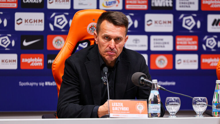 2025.11.07 Lubin
pilka nozna PKO Ekstraklasa sezon 2025/2026
KGHM Zaglebie Lubin - Gornik Zabrze
N/z Leszek Ojrzynski (trener, head coach)
Foto Pawel Andrachiewicz / PressFocus

2025.11.07 Lubin
Football - Polish PKO Ekstraklasa season 2025/2026
KGHM Zaglebie Lubin - Gornik Zabrze
Leszek Ojrzynski (trener, head coach)
Credit: Pawel Andrachiewicz / PressFocus