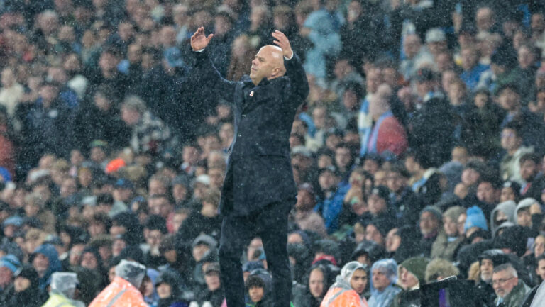 Arne Slot Liverpool manager during the Premier League match Manchester City vs Liverpool at Etihad Stadium, Manchester, United Kingdom, 9th November 2025

(Photo by Mark Cosgrove/News Images)

*** GER AUT SUI OUT *** in Manchester, United Kingdom on 11/9/2025. (Photo by Mark Cosgrove/News Images/Sipa USA)
2025.11.09 Manchester
pilka nozna liga angielska
Manchester City - Liverpool 
Foto News Images/SIPA USA/PressFocus

!!! POLAND ONLY !!!