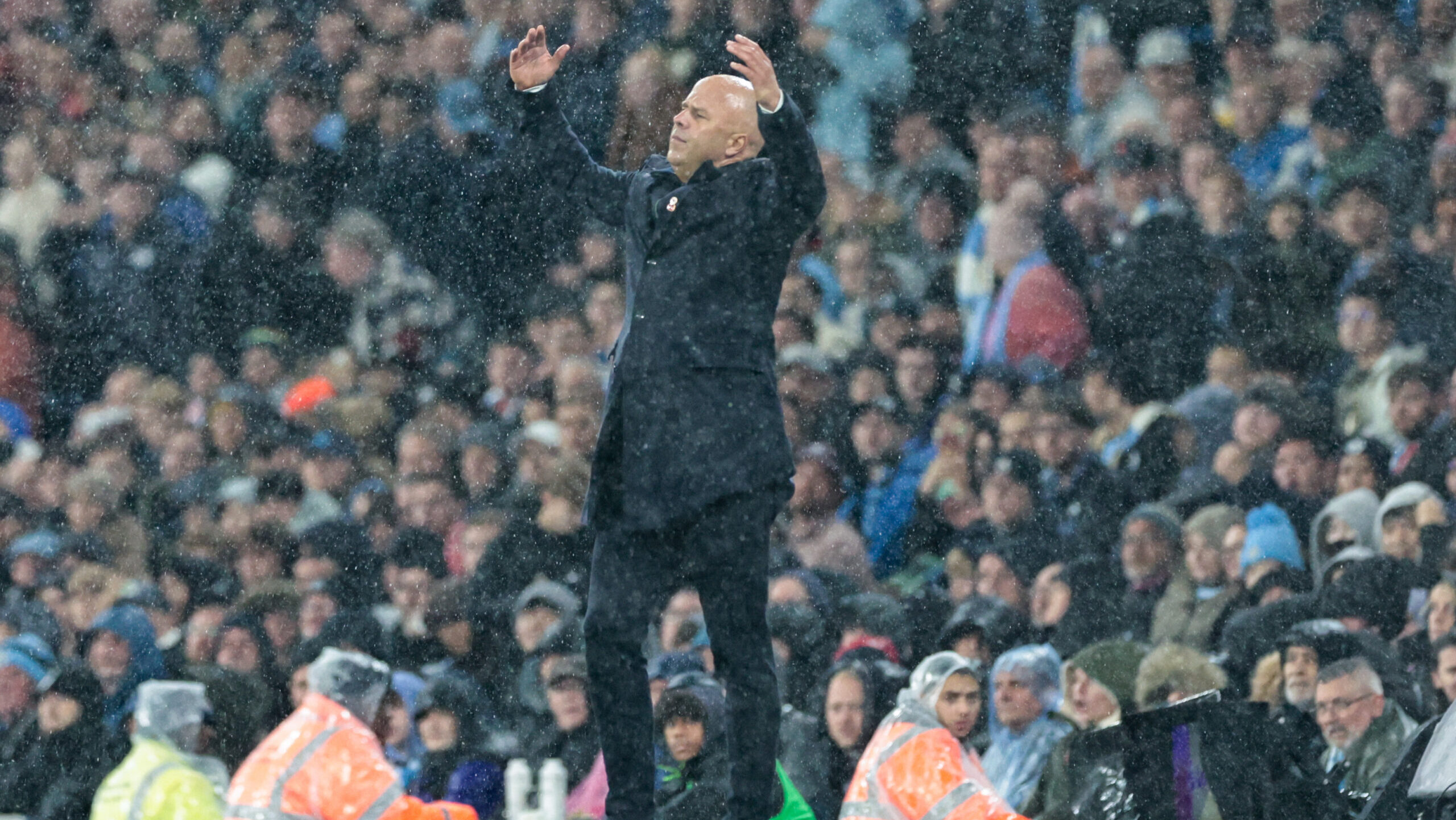 Arne Slot Liverpool manager during the Premier League match Manchester City vs Liverpool at Etihad Stadium, Manchester, United Kingdom, 9th November 2025

(Photo by Mark Cosgrove/News Images)

*** GER AUT SUI OUT *** in Manchester, United Kingdom on 11/9/2025. (Photo by Mark Cosgrove/News Images/Sipa USA)
2025.11.09 Manchester
pilka nozna liga angielska
Manchester City - Liverpool 
Foto News Images/SIPA USA/PressFocus

!!! POLAND ONLY !!!