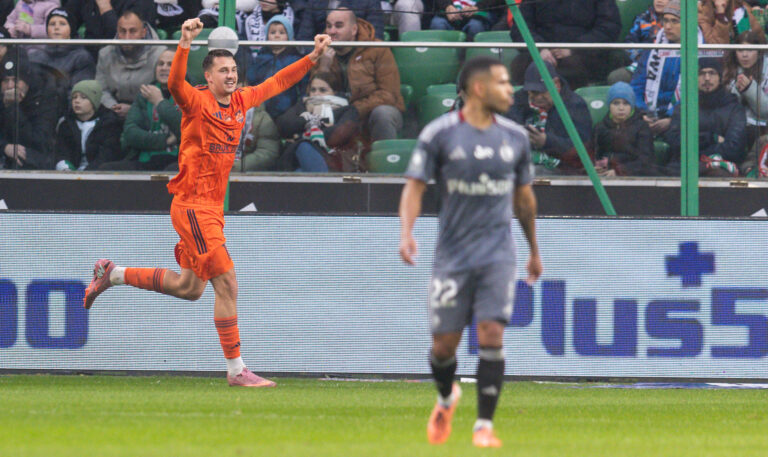 2025.11.09 Warszawa pilka nozna PKO Ekstraklasa sezon 2025/2026
Legia Warszawa - BrukBet Termalica Nieciecza
N/z Krzysztof Kubica (Termalica), radosc
Foto Tomasz Jastrzebowski / Foto Olimpik / PressFocus

2025.11.09 Warsaw Football PKO Ekstraklasa season 2025/2026
Legia Warszawa - BrukBet Termalica Nieciecza
Krzysztof Kubica (Termalica), radosc
Credit: Tomasz Jastrzebowski / Foto Olimpik / PressFocus