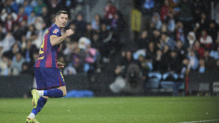 RC Celta de Vigo v FC Barcelona, Barca - LaLiga EA Sports VIGO, SPAIN - NOVEMBER 9: Robert Lewandowski of FC Barcelona celebrates after scoring his team s first goal during to the LaLiga EA Sports match between RC Celta de Vigo and FC Barcelona at Abanca Balaidos stadium on November 9, 2025 in Vigo, Spain. Photo by Diego Simon/Photo Players Images/Magara Press Vigo Abanca Balaidos Stadium Spain Copyright: xDiegoxSimonx
2025.11.09 Vigo
pilka nozna liga hiszpanska
Celta Vigo - FC Barcelona
Foto IMAGO/PressFocus

!!! POLAND ONLY !!!