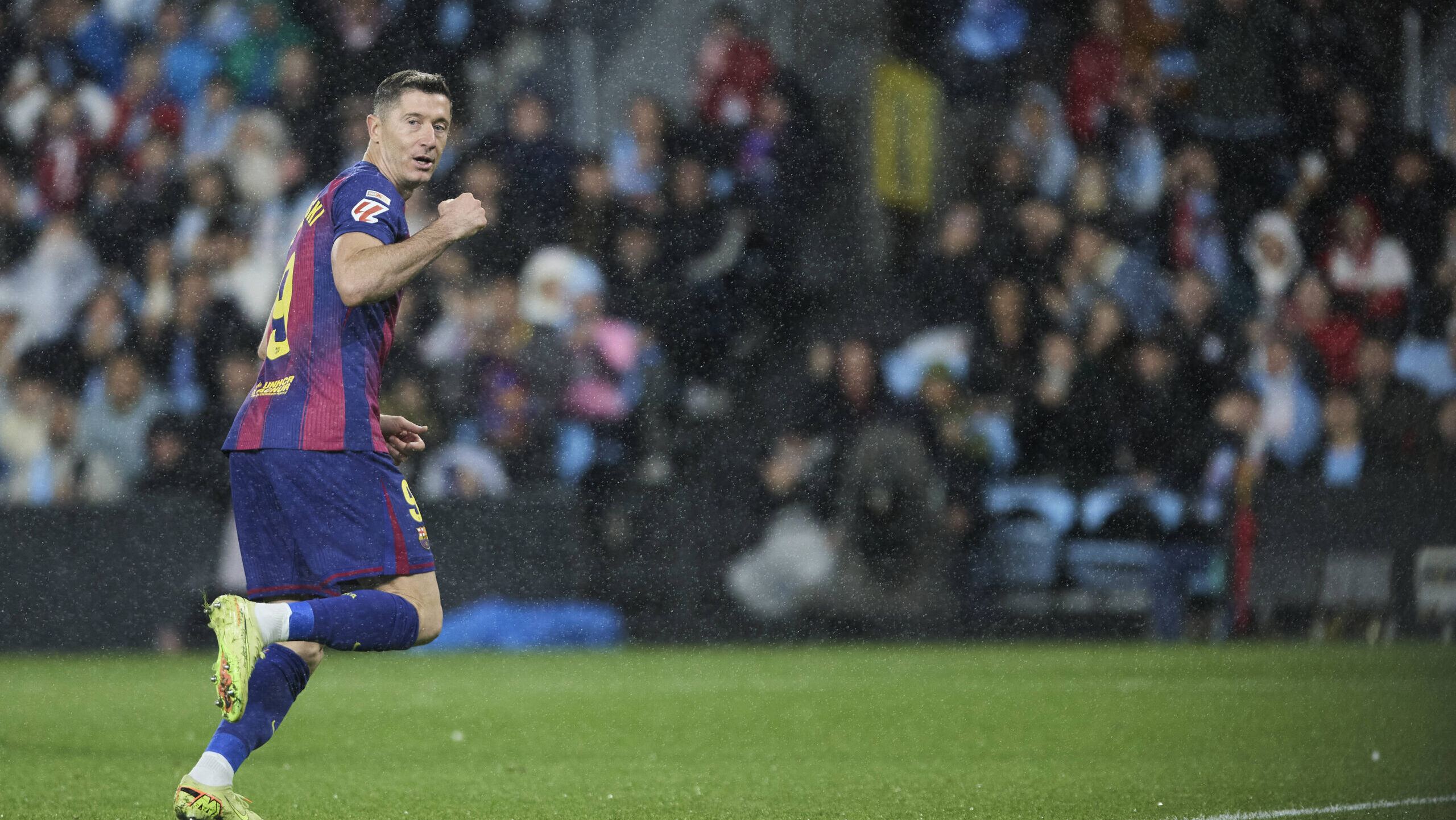 RC Celta de Vigo v FC Barcelona, Barca - LaLiga EA Sports VIGO, SPAIN - NOVEMBER 9: Robert Lewandowski of FC Barcelona celebrates after scoring his team s first goal during to the LaLiga EA Sports match between RC Celta de Vigo and FC Barcelona at Abanca Balaidos stadium on November 9, 2025 in Vigo, Spain. Photo by Diego Simon/Photo Players Images/Magara Press Vigo Abanca Balaidos Stadium Spain Copyright: xDiegoxSimonx
2025.11.09 Vigo
pilka nozna liga hiszpanska
Celta Vigo - FC Barcelona
Foto IMAGO/PressFocus

!!! POLAND ONLY !!!