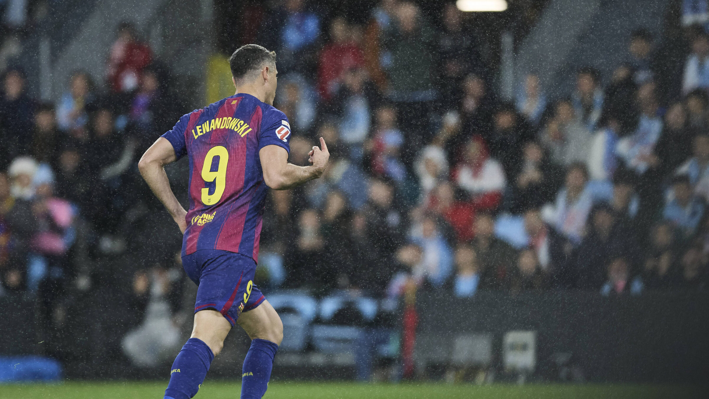 RC Celta de Vigo v FC Barcelona, Barca - LaLiga EA Sports VIGO, SPAIN - NOVEMBER 9: Robert Lewandowski of FC Barcelona celebrates after scoring his team s first goal during to the LaLiga EA Sports match between RC Celta de Vigo and FC Barcelona at Abanca Balaidos stadium on November 9, 2025 in Vigo, Spain. Photo by Diego Simon/Photo Players Images/Magara Press Vigo Abanca Balaidos Stadium Spain Copyright: xDiegoxSimonx
2025.11.09 Vigo
pilka nozna liga hiszpanska
Celta Vigo - FC Barcelona
Foto IMAGO/PressFocus

!!! POLAND ONLY !!!