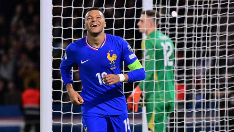 Kylian Mbappe ( 10 - France ) celebrates after scoring during the UEFA European Qualifiers match between France and Ukraine at Parc des Princes on November 13, 2025 in Paris, France. ( Photo by Federico Pestellini / PsnewZ ) - - Photo :  Federico Pestellini / Federico Pestellini / Psnewz / SIPA /00317600_0071//Credit:PSNEWZ/SIPA/2511132238
2025.11.13 Paryz
pilka nozna , eliminacje , kwalifikacje do mistrzostw swiata 2026
Francja - Ukraina
Foto PSNEWZ/SIPA/PressFocus

!!! POLAND ONLY !!!