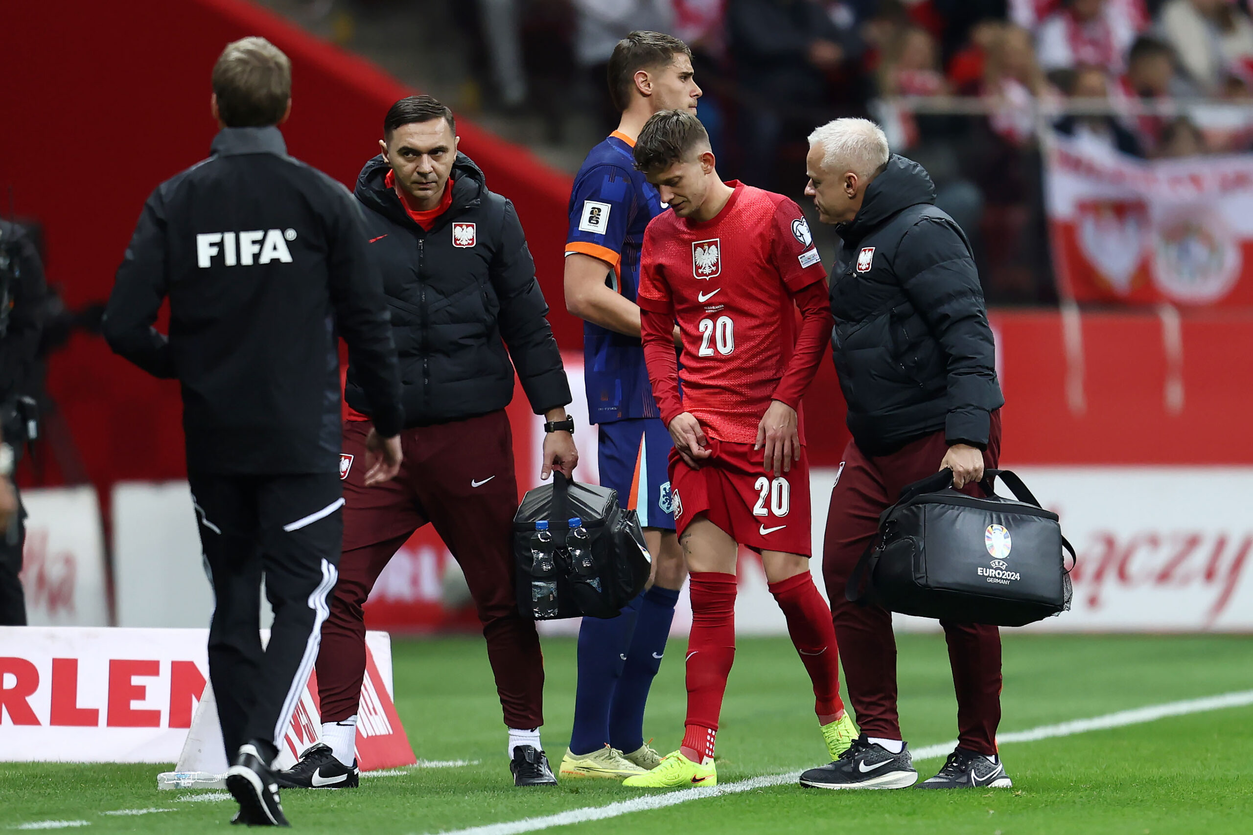2025.11.14 Warszawa Eliminacje MS 2026, Mecz Polska - Holandia N/z Sebastian Szymanski kontuzja uraz faul Foto Piotr Matusewicz / PressFocus

2025.11.14 Warszawa
Football European Qualifiers 2026
Poland - Netherlands
Sebastian Szymanski kontuzja uraz faul 
Credit: Piotr Matusewicz / PressFocus