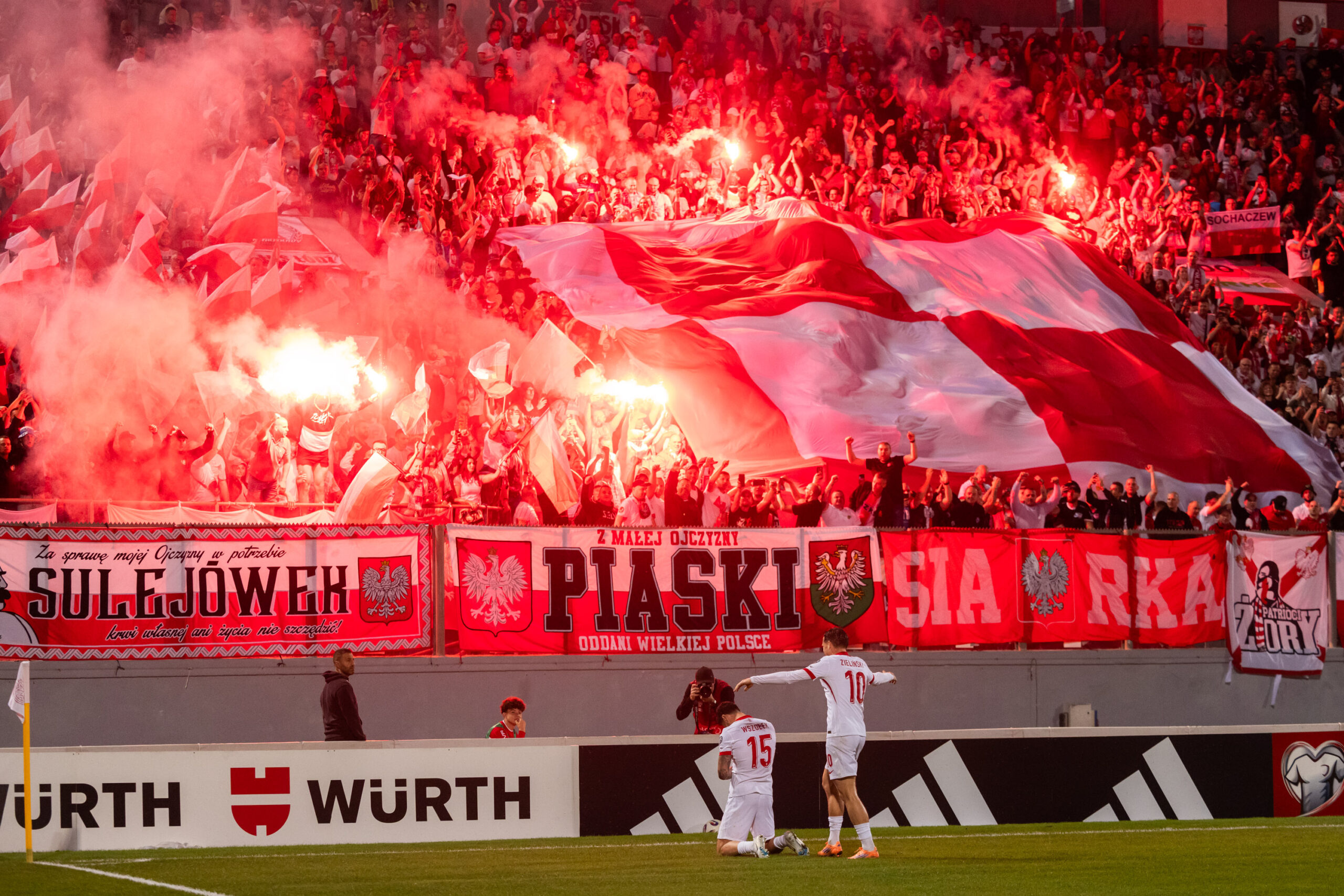 2025.11.17 Malta
Pilka nozna Kwalifikacje Mistrzostw Swiata 2026
Malta - Polska
N/z Gol bramka radosc Pawel Wszolek, kibice race, Piotr Zielinski
Foto Marcin Karczewski / PressFocus

2025.11.17 Malta
Football - FIFA World Cup 2026 Qualifying round
Malta - Poland
Gol bramka radosc Pawel Wszolek, kibice race, Piotr Zielinski
Credit: Marcin Karczewski / PressFocus