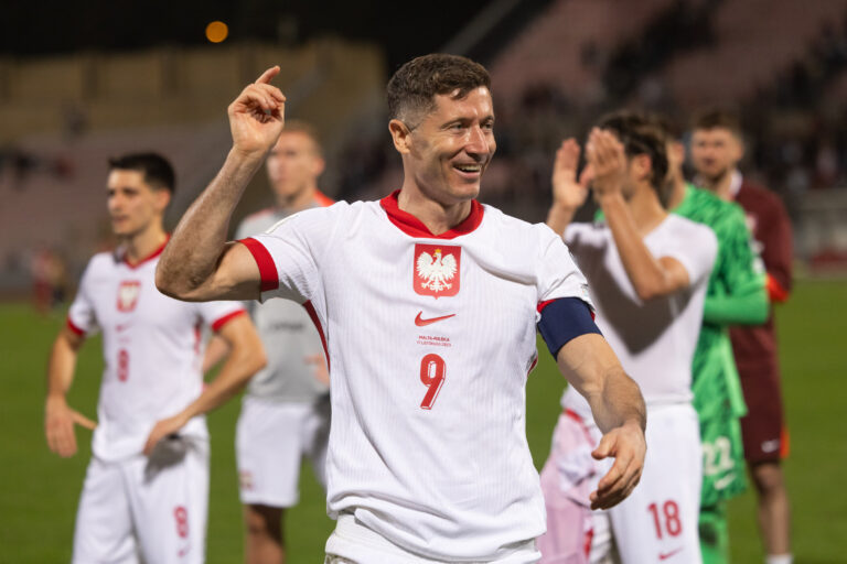 2025.11.17 Malta
Pilka nozna Kwalifikacje Mistrzostw Swiata 2026
Malta - Polska
N/z Robert Lewandowski podziekowanie kibicom
Foto Marcin Karczewski / PressFocus

2025.11.17 Malta
Football - FIFA World Cup 2026 Qualifying round
Malta - Poland
Robert Lewandowski podziekowanie kibicom
Credit: Marcin Karczewski / PressFocus