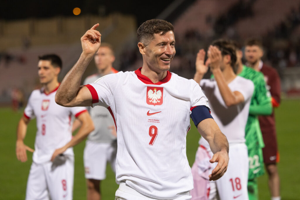 2025.11.17 Malta
Pilka nozna Kwalifikacje Mistrzostw Swiata 2026
Malta - Polska
N/z Robert Lewandowski podziekowanie kibicom
Foto Marcin Karczewski / PressFocus

2025.11.17 Malta
Football - FIFA World Cup 2026 Qualifying round
Malta - Poland
Robert Lewandowski podziekowanie kibicom
Credit: Marcin Karczewski / PressFocus