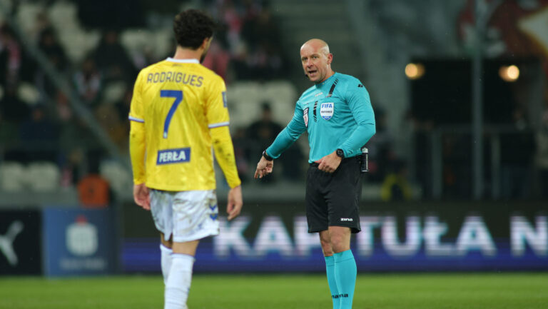 2025.11.22 Krakow
pilka nozna 16. kolejka PKO Bank Polski Ekstraklasa sezon 2025/2026
Cracovia - Motor Lublin
N/z Sedzia Glowny Szymon Marciniak
Foto Michal Kedzierski / PressFocus

2025.11.22 Krakow
Football Polish Ekstraklasa Season 2025/2026
Cracovia - Motor Lublin
Sedzia Glowny Szymon Marciniak
Credit: Michal Kedzierski / PressFocus