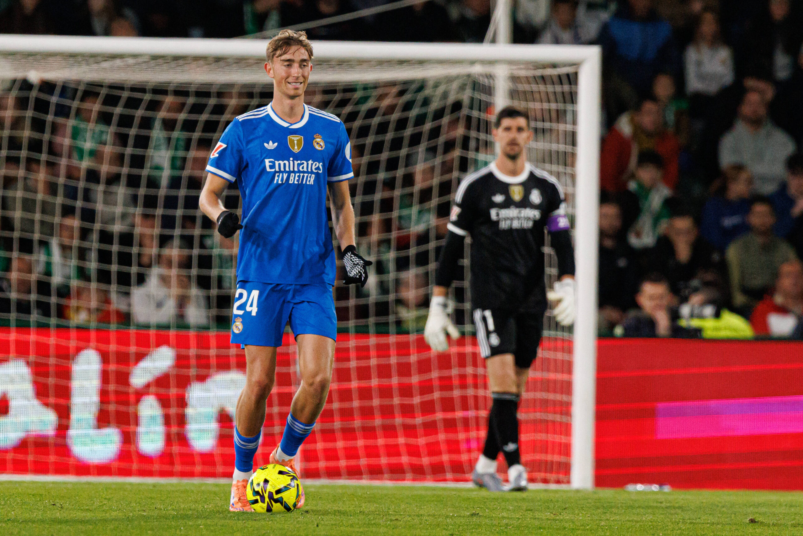 Dean Huijsen seen during LaLiga EA SPORTS game between teams of Elche CF and Real Madrid FC at Estadio Manuel Martinez Valero Maciej Rogowski/Ball Raw Images Elche Manuel Martinez Valero Spain Copyright: xMaciejxRogowskix maciejrogowski_elchecf_realmadrid_2526-119
2025.11.23 Elche
pilka nozna , liga hiszpanska
Elche CF - Real Madryt
Foto IMAGO/PressFocus

!!! POLAND ONLY !!!
