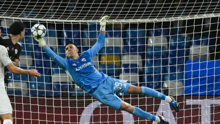 Mateusz Kochalski of Qarabag great seaving during the Uefa Champions League match between SSC Napoli vs Qarabag at Diego Armndo Maradona Stadium (Photo by Agostino Gemito/IPA Sport / ipa-agency.net/IPA/Sipa USA)
2025.11.25 Neapol
pilka nozna liga mistrzow
SSC Napoli - Karabach Agdam
Foto IPA/SIPA USA/PressFocus

!!! POLAND ONLY !!!
