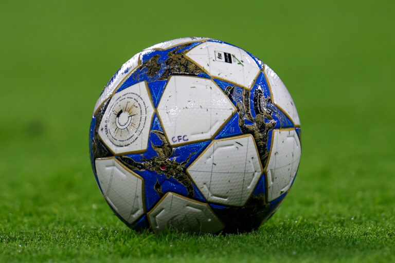Match ball with &#039;CFC&#039; written over during the UEFA Champions League match between Chelsea and FC Barcelona at Stamford Bridge in London, England (Photo by Alexander Canillas/SPP/Sipa USA)
2025.11.25 Londyn
pilka nozna liga mistrzow
Chelsea Londyn - FC Barcelona 
Foto SPP/SIPA USA/PressFocus

!!! POLAND ONLY !!!