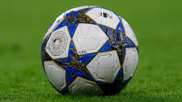 Match ball with 'CFC' written over during the UEFA Champions League match between Chelsea and FC Barcelona at Stamford Bridge in London, England (Photo by Alexander Canillas/SPP/Sipa USA)
2025.11.25 Londyn
pilka nozna liga mistrzow
Chelsea Londyn - FC Barcelona 
Foto SPP/SIPA USA/PressFocus

!!! POLAND ONLY !!!