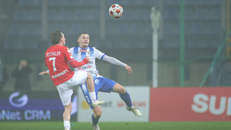 2025.11.30 Krakow
pilka nozna Betclic 1 Liga Sezon 2025/2026 
Wisla Krakow - Stal Mielec
N/z Hubert Matynia Julius Ertlthaler
Foto Michal Kedzierski / PressFocus

2025.11.30 Krakow
Football Polish league, second level Season 2025/2026 Wisla Krakow - Stal Mielec
Hubert Matynia Julius Ertlthaler
Credit: Michal Kedzierski / PressFocus