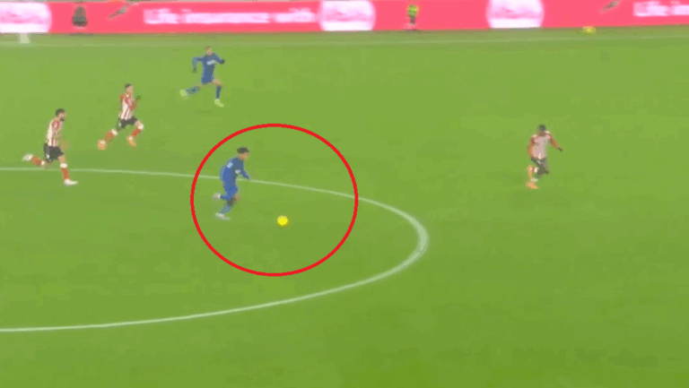 Co za gol w Premier League! Niemal z połowy boiska! [WIDEO]