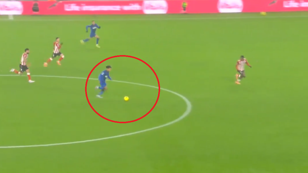 Co za gol w Premier League! Niemal z połowy boiska! [WIDEO]