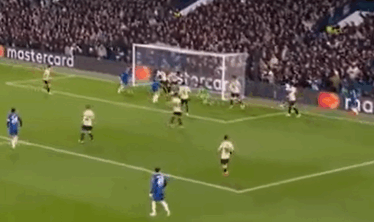 Do trzech razy sztuka! Chelsea na prowadzeniu po zamieszaniu [WIDEO]