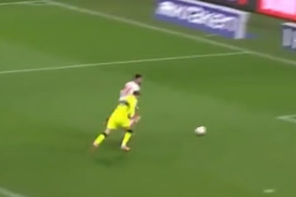 Kolejny błąd bramkarza w Bundeslidze! [WIDEO]