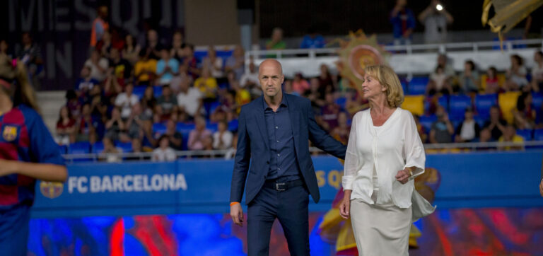 Jordi Cruyff y su madre.

Inauguration of Johan Cruyff stadium. In this picture, Jordi Cruyff and his mother.

Inauguration of Estadi Johan Cruyff stadium at Joan Gamper Sports City in Barcelona, Catalonia, Spain, 27 August 2019.
27.08.2019 Barcelona
Pilka nozna
Otwarcie stadionu im Johana Cruyffa
Foto: Marca / SIPA / Pressfocus
POLAND ONLY !!!