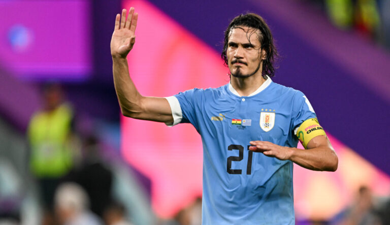 Edinson Cavani of Uruguay disappointed thanks to fans during the FIFA World Cup Qatar 2022 Group H match between Ghana and Uruguay at Al Janoub Stadium in Al Wakrah, Qatar on December 2, 2022 (Photo by Andrew Surma/ SIPA USA)
2022.12.02 Al Wakrah
pilka nozna Mistrzostwa Swiata w Katarze Katar 2022
Ghana - Urugwaj
Foto Andrew Surma/SIPA USA/PressFocus

!!! POLAND ONLY !!!