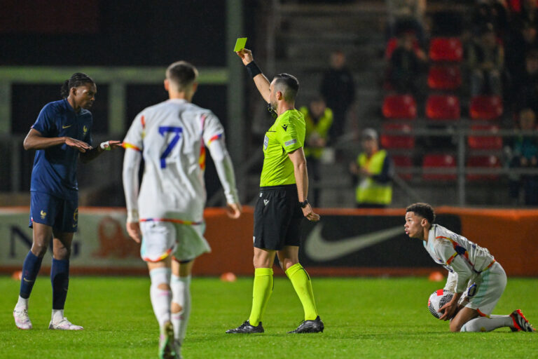 Jeremy Jacquet (6) of France receives a yellow card from referee Stefan Ebner of Austria after fouling Ayanda Sishuba (10) of Belgium during a soccer game between the national under 19 teams of France and Belgium on matchday 1 in group 2 of the UEFA Under-19 Elite round on Thursday 20 March 2024  in Assen , The Netherlands . (Photo by David Catry/Sportpix/Sipa USA)
2024.03.20 Assen
pilka nozna , reprezentacje U-19
Francja U19 - Belgia U19
Foto David Catry/Isosport/Content Curation/SIPA USA/PressFocus

!!! POLAND ONLY !!!