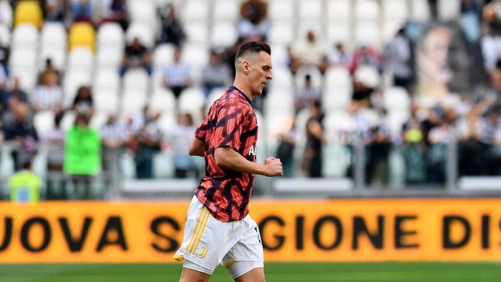 Arkadiusz Milik of Juventus FC warms up during Serie A 2023/24 match between Juventus FC and AC Monza at Allianz Stadium on May 25, 2024 in Turin, Italy - ph Giuliano Marchisciano  during  Juventus FC vs AC Monza, Italian soccer Serie A match in Turin, Italy, May 25 2024 (Photo by Giuliano Marchisciano/IPA Sport /IPA/Sipa USA)
2024.05.25 Turin
pilka nozna liga wloska
Juventus FC - AC Monza
Foto IPA/SIPA USA/PressFocus

!!! POLAND ONLY !!!