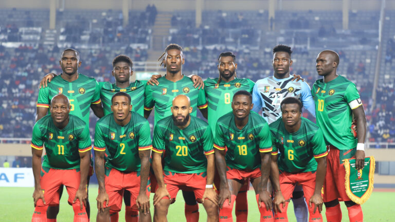 (240911) -- KAMPALA, Sept. 11, 2024 (Xinhua) -- Starters of Cameroon line up for a group photo before the 2025 Africa Cup of Nations (AFCON) qualification Group J match between Cameroon and Zimbabwe in Kampala, Uganda, on Sept.10, 2024. (Photo by Hajarah Nalwadda/Xinhua)

2024.09.10 Kampala
pilka nozna , eliminacje , kwalifikacje do Mistrzostw Swiata
Kamerun - Zimbabwe
Foto Hajarah Nalwadda/Xinhua/PressFocus

!!! POLAND ONLY !!!