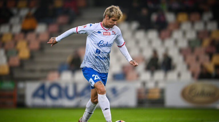 04.11.2024 Bielsko Biala  
Pilka nozna,
Betclic 2 liga sezon 2024/2025,
Podbeskidzie Bielsko Biala - KKS Kalisz 
n/z Kornel Osyra 
foto Krzysztof Dzierzawa / PressFocus
04.11.2024 Bielsko Biala
Football,
second division season 2024/2025 ,
Podbeskidzie Bielsko Biala - KKS Kalisz 
n/z Kornel Osyra 
foto Krzysztof Dzierzawa / PressFocus